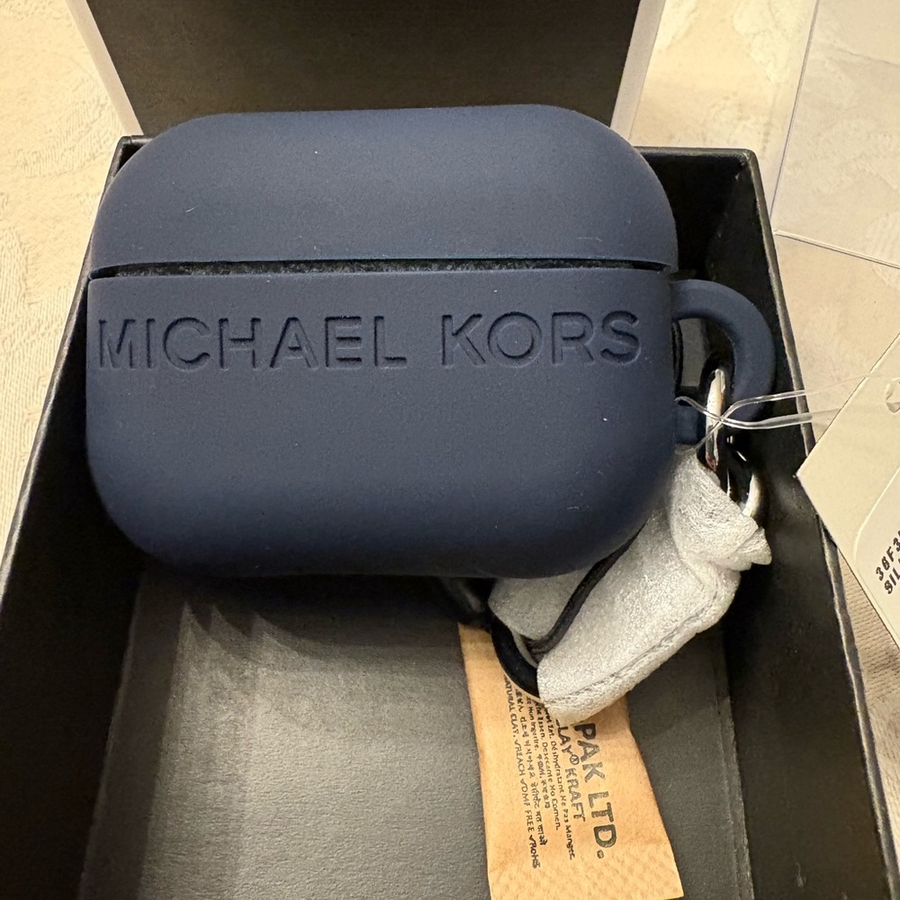 Michael Kors AirPod Case New In Box Navy Blue